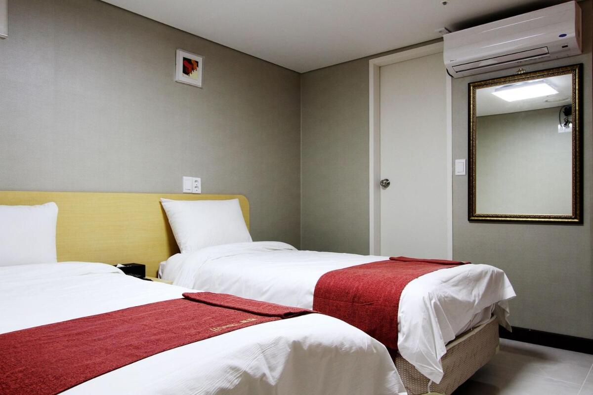 Hotel Myeongdong Сеул Экстерьер фото